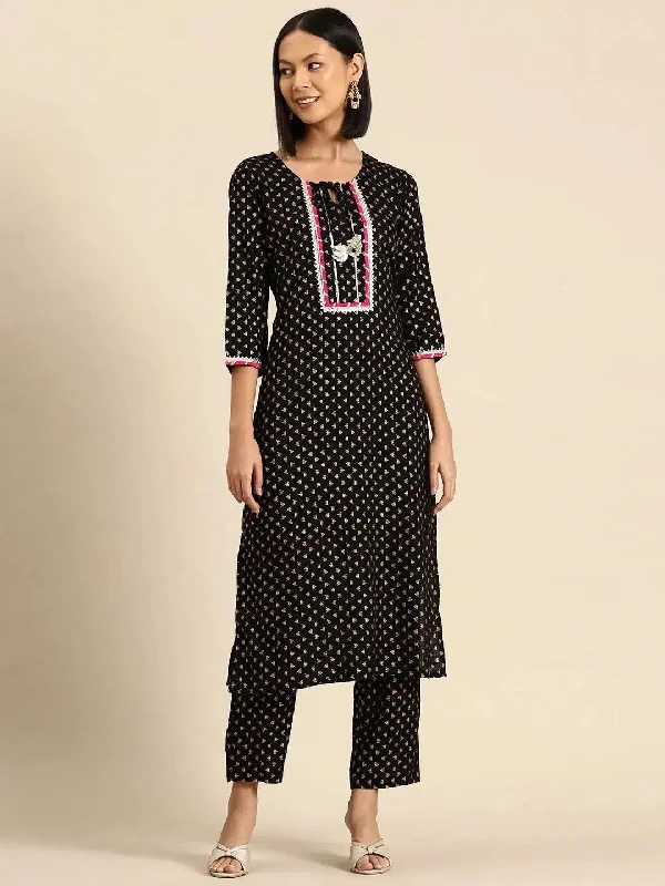 Kurta Pyajama with gota work in Black Buti Print