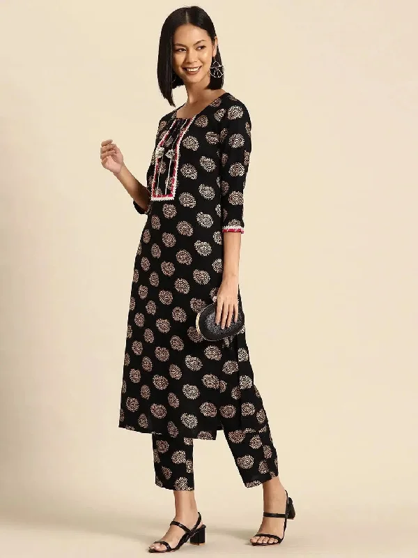 Kurta Pyajama with gota work in Black Print