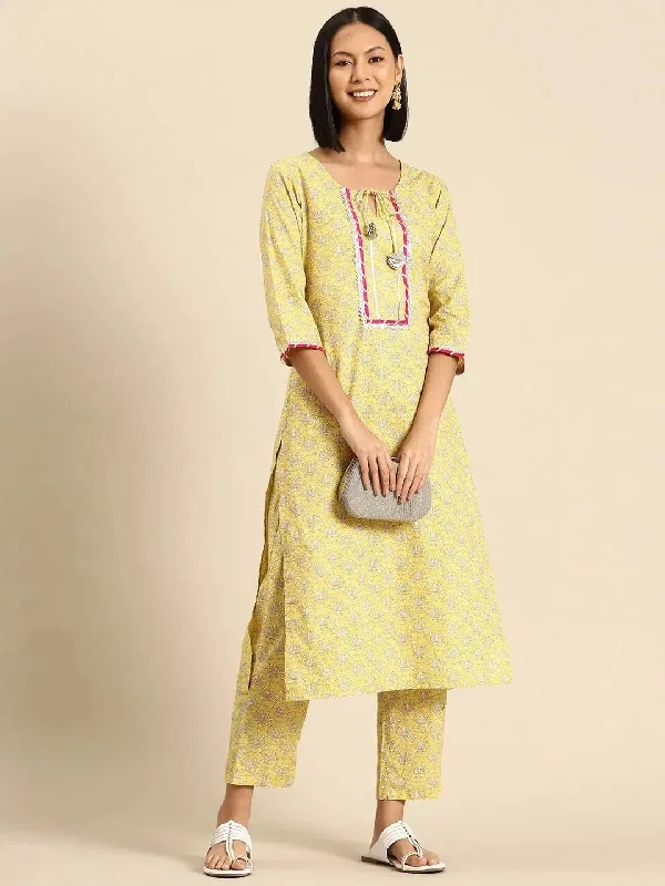 Kurta Pyajama with gota work in Yellow Print