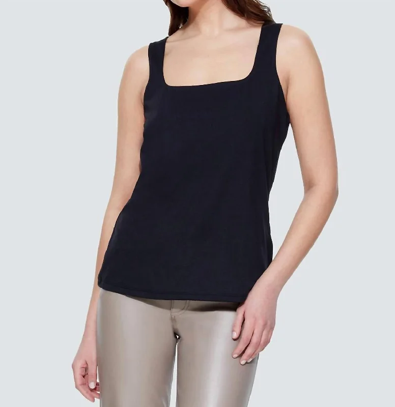 Compression tankSquare Neckline Tank Top In Black