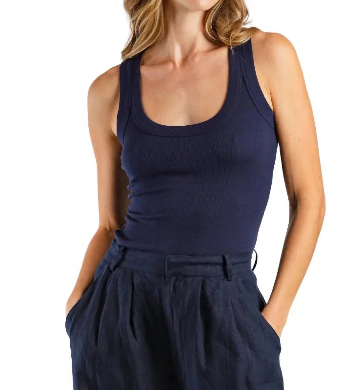 Performance singletDanny Tank In Navy